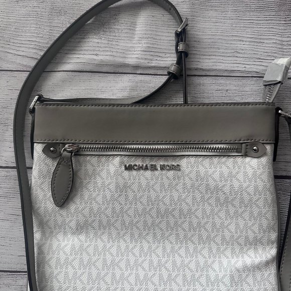 NEW! Designer MICHAEL KORS Jet Set White/Grey Monogram Crossbody Bag NWOT - Picture 5 of 8